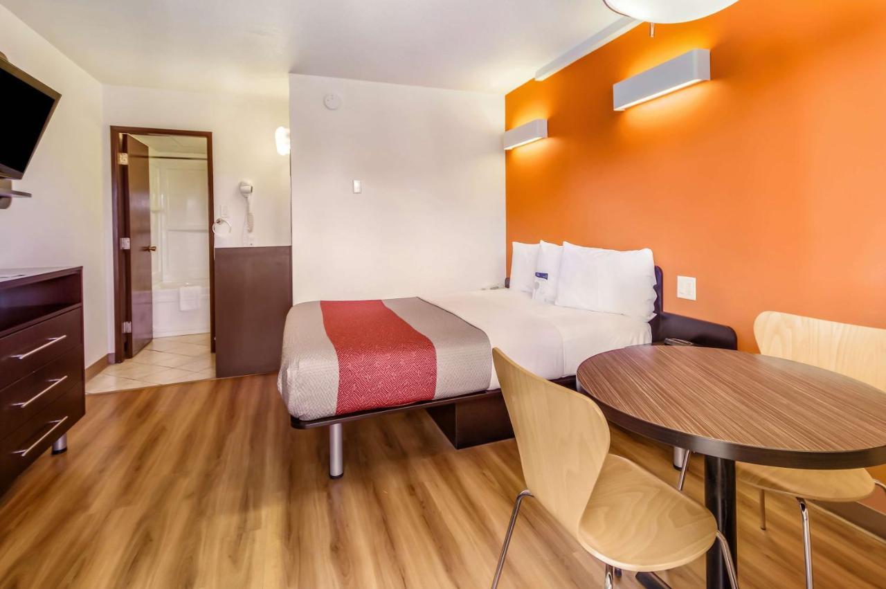 Motel 6-Lethbridge, Ab Екстериор снимка