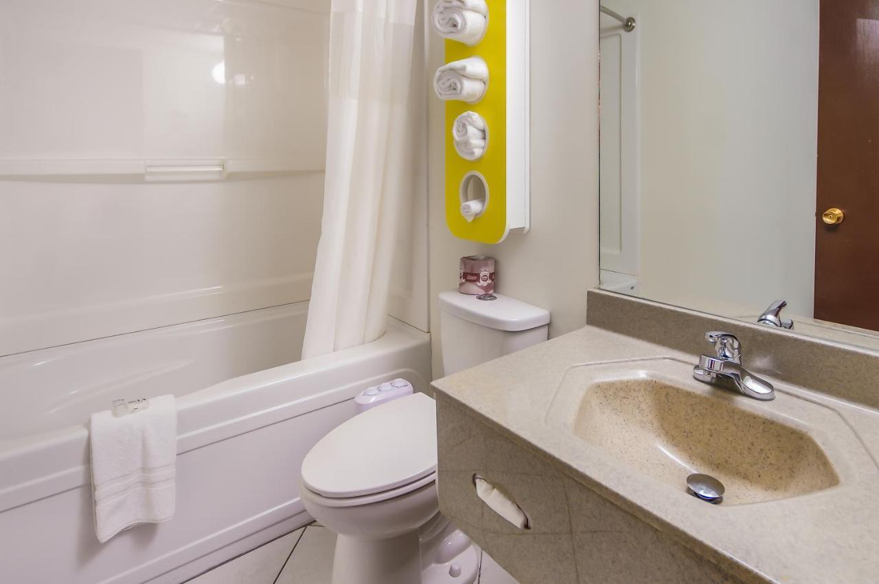 Motel 6-Lethbridge, Ab Екстериор снимка
