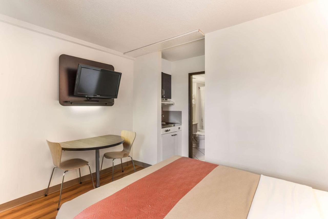Motel 6-Lethbridge, Ab Екстериор снимка