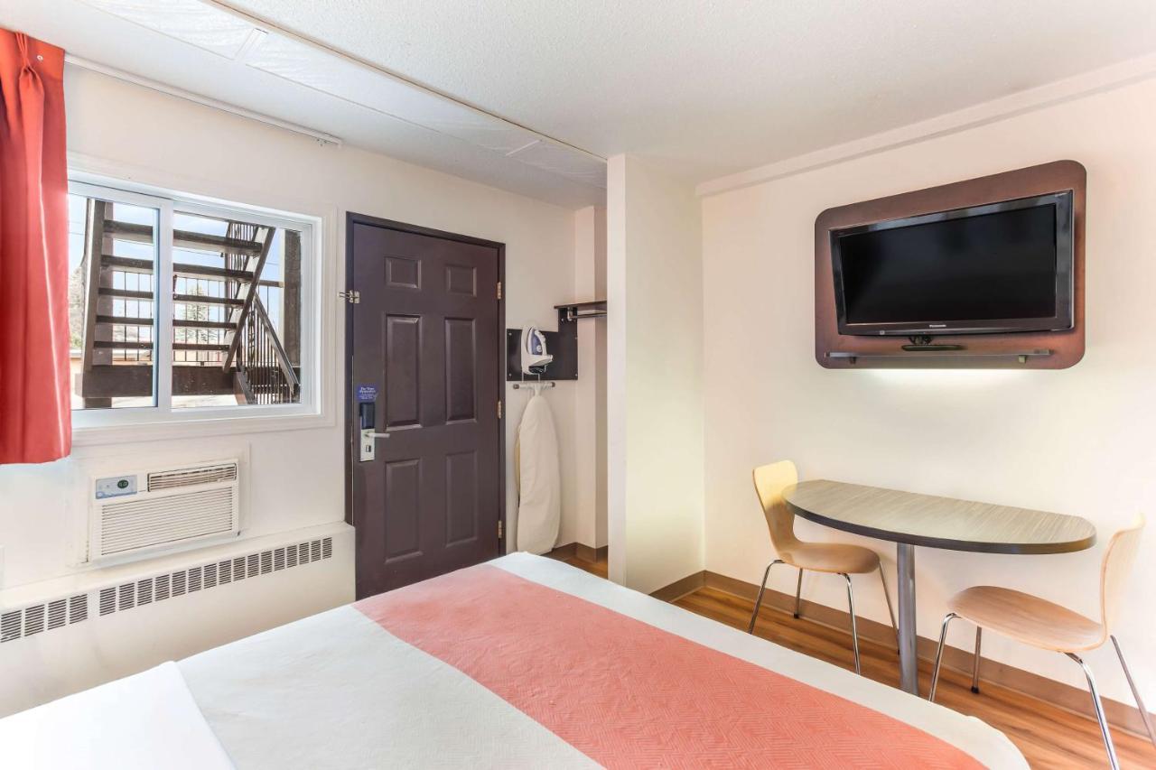 Motel 6-Lethbridge, Ab Екстериор снимка